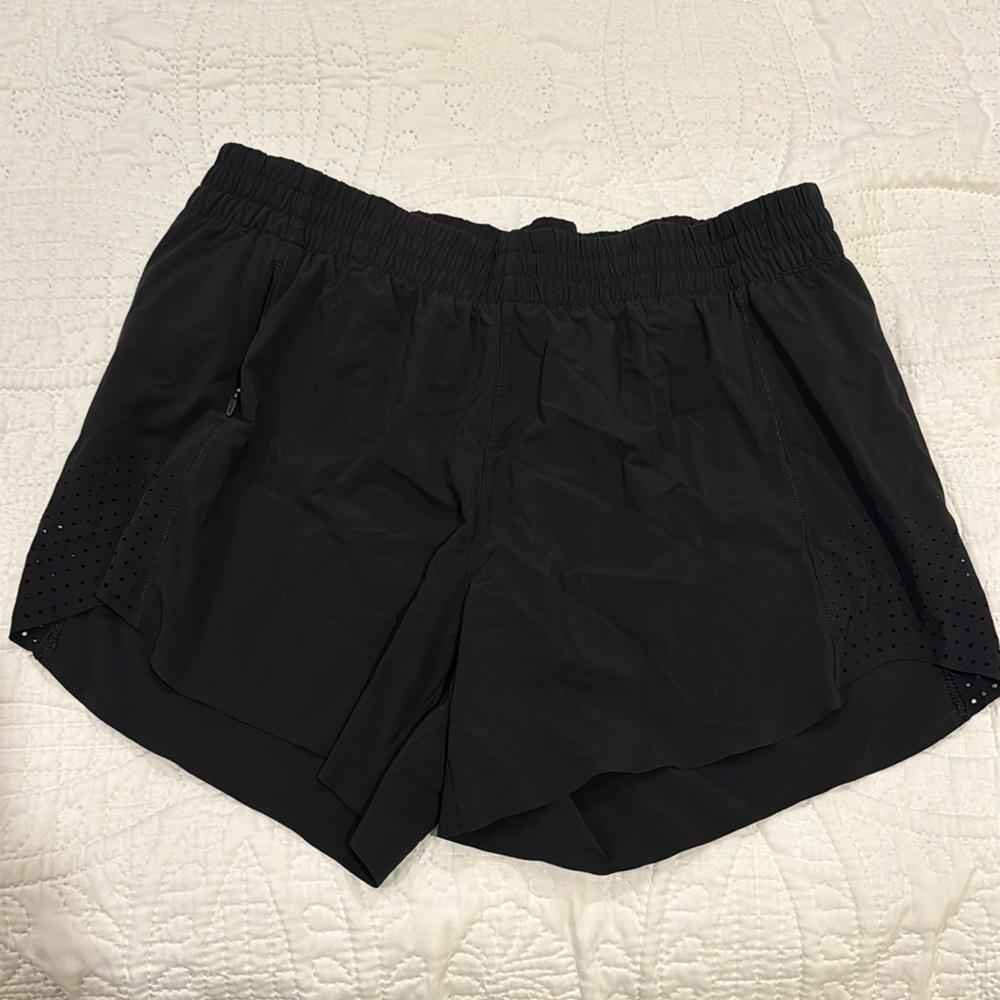 Athleta Hustle 4.5” Short